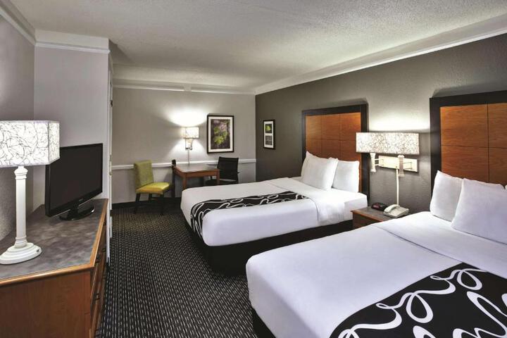 Standard Room, King or Two Doubles (2 of 5)