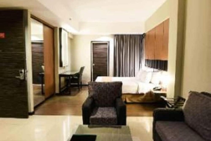 Room 7 of 37