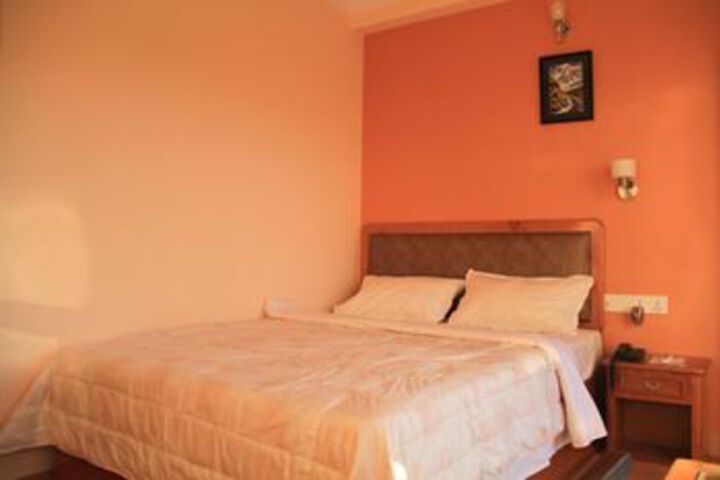 Room 12 of 24