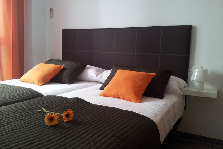 Room 2 of 36