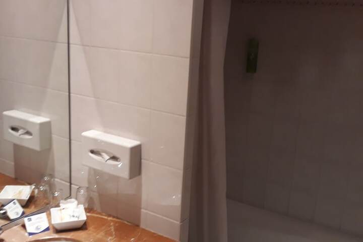 Room 30 of 60