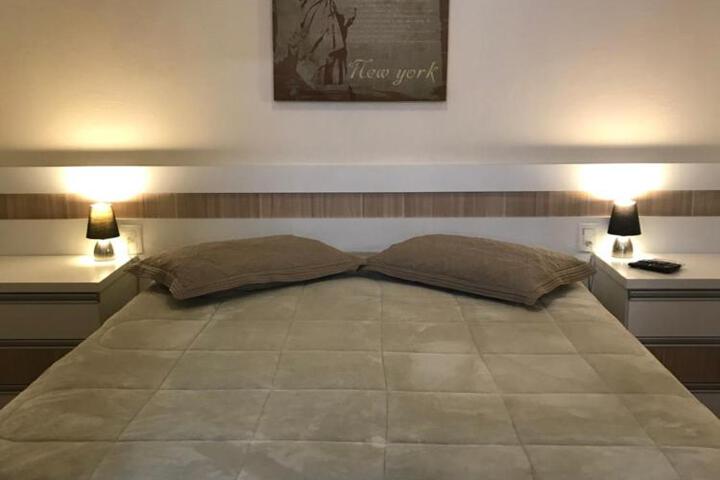 Wall Street Flat Service