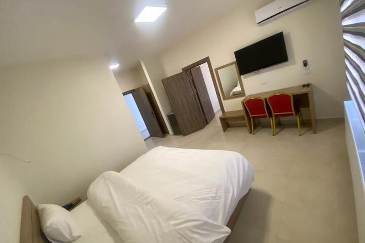 Room 4 of 20