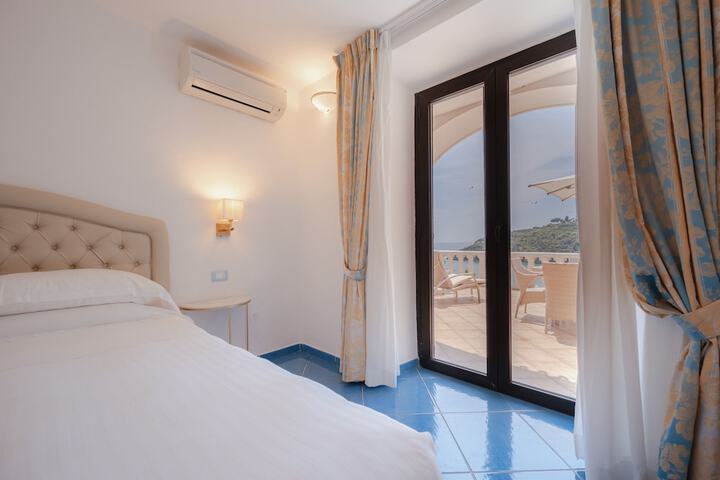 Room 35 of 100