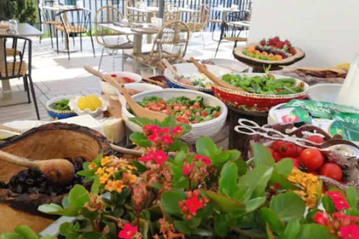 Breakfast/Coffee Service 18 of 32