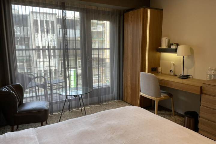 Room 34 of 91