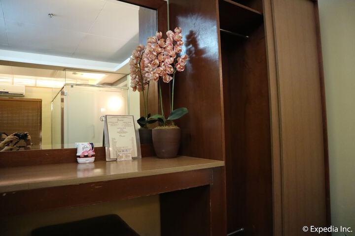 Room 14 of 34