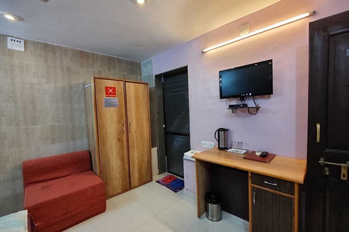 Room 3 of 7