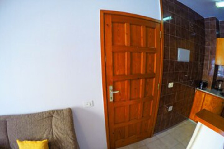 Room 16 of 18