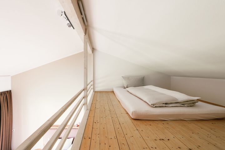Room 16 of 68