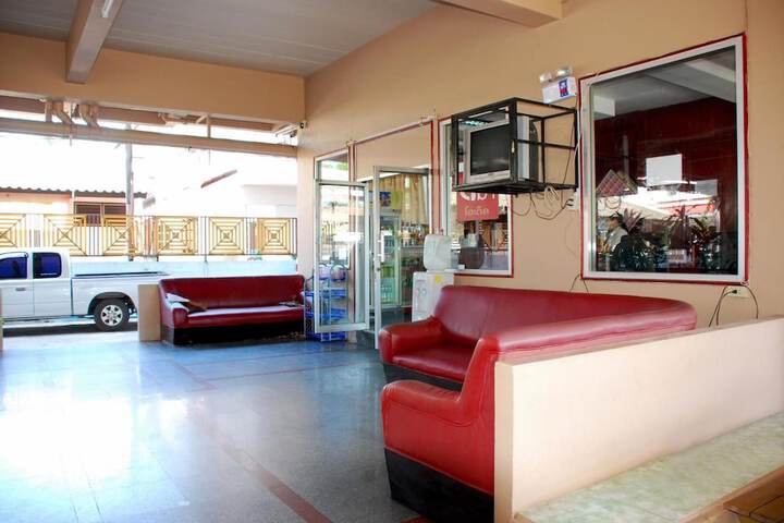 Entrance & Lobby
