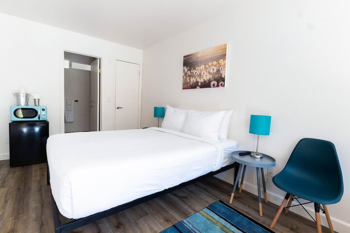 Room 4 of 57