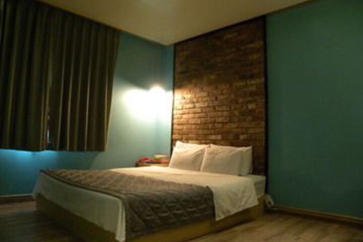 Room 20 of 53