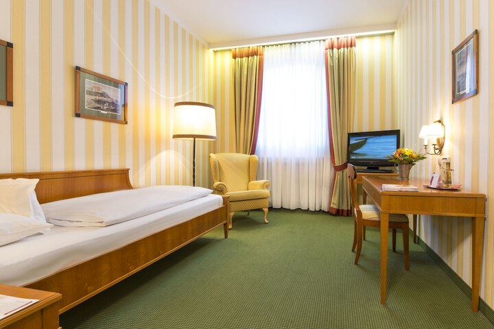 Room 8 of 78