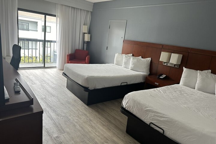 2 Double Beds (20 of 29)
