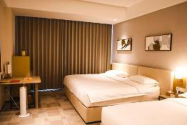 Room 10 of 10