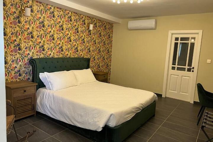 Room 34 of 97