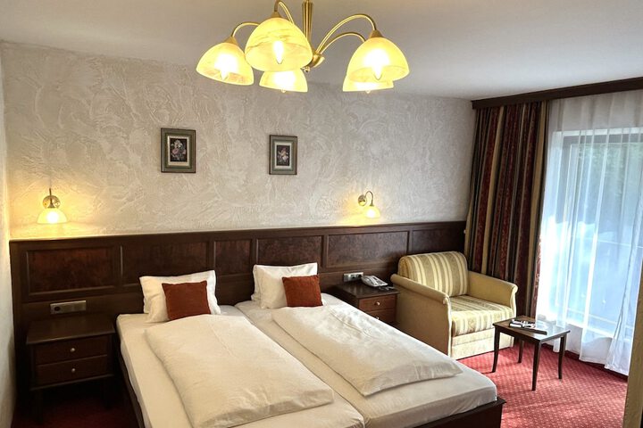 Room 42 of 119