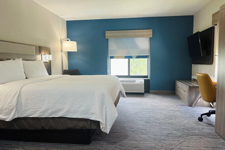 Room 8 of 49