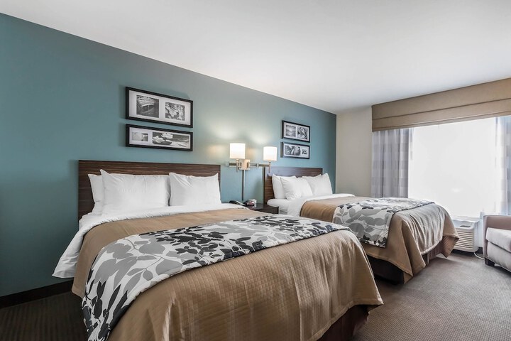 Standard 2 Queen Beds Accessible (11 of 13)