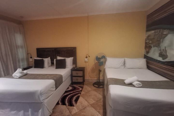 Room 4 of 34