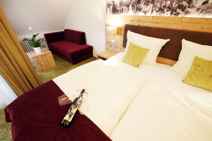 Room 10 of 65