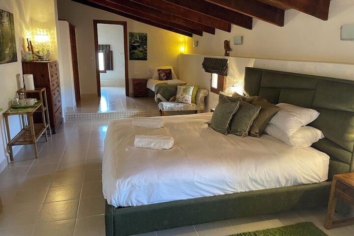 Room 6 of 25