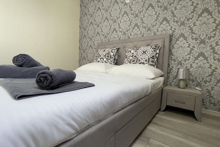 Room 9 of 94