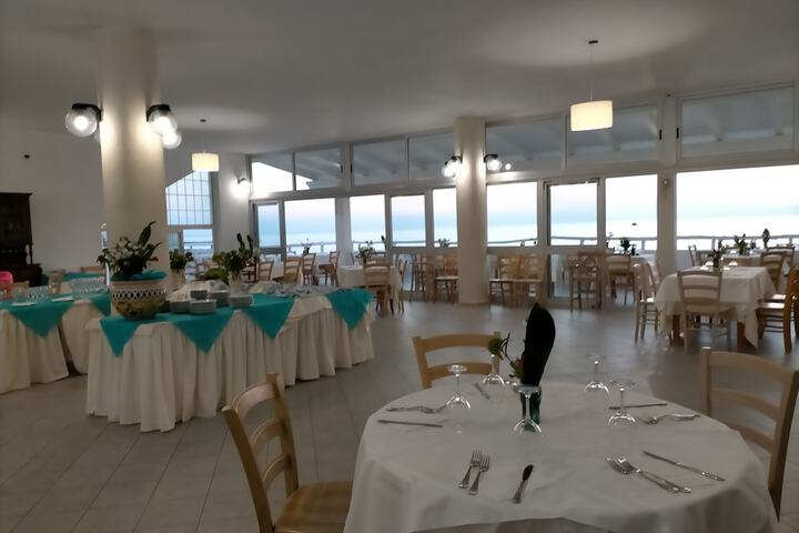 Dining 6 of 15