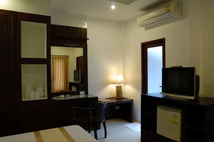 Room 12 of 31