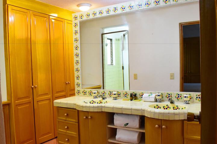 Room 40 of 60