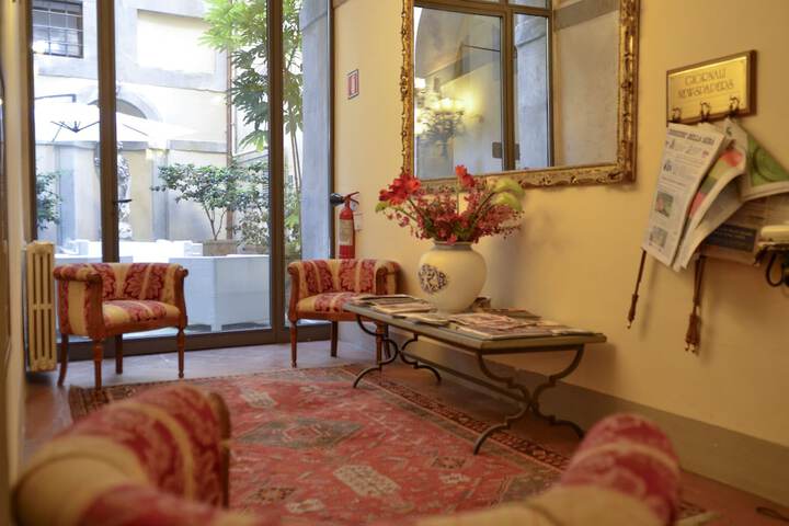Entrance & Lobby