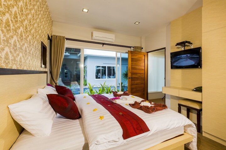 Room 10 of 43