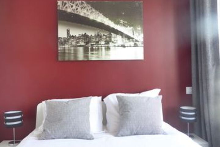 Room 17 of 39