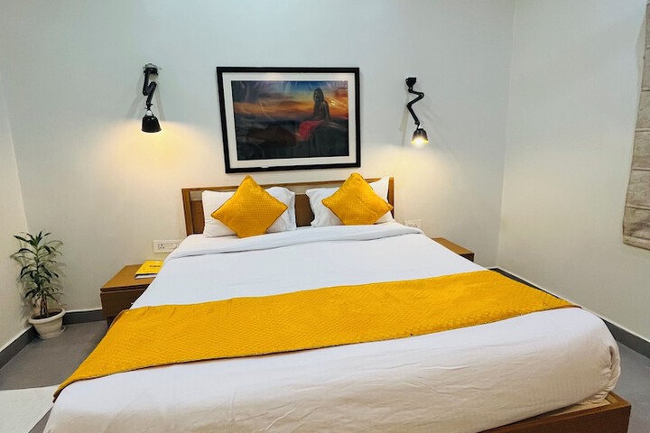Room 52 of 167