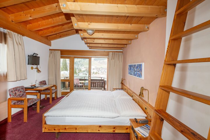 Room 10 of 39