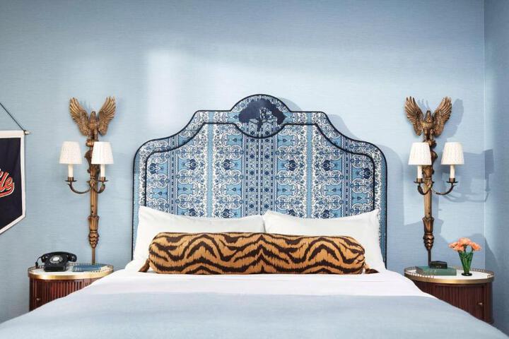 1 King Bed (1 of 5)