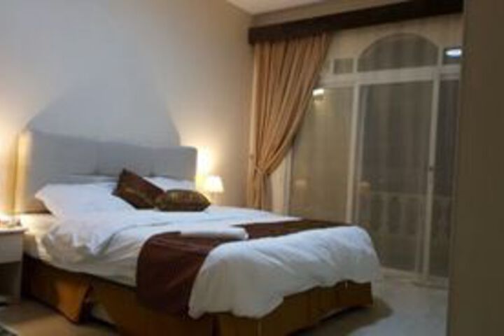 Room 17 of 94