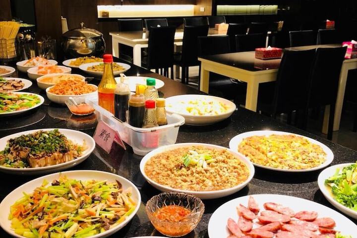 Dining 49 of 59
