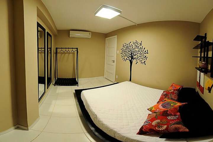 Room 12 of 40