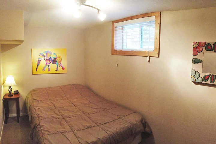 Room 6 of 19