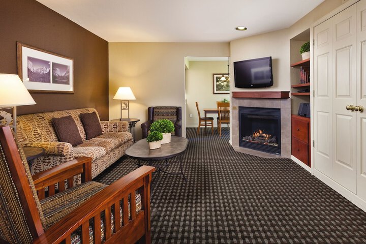 Room 3 of 16