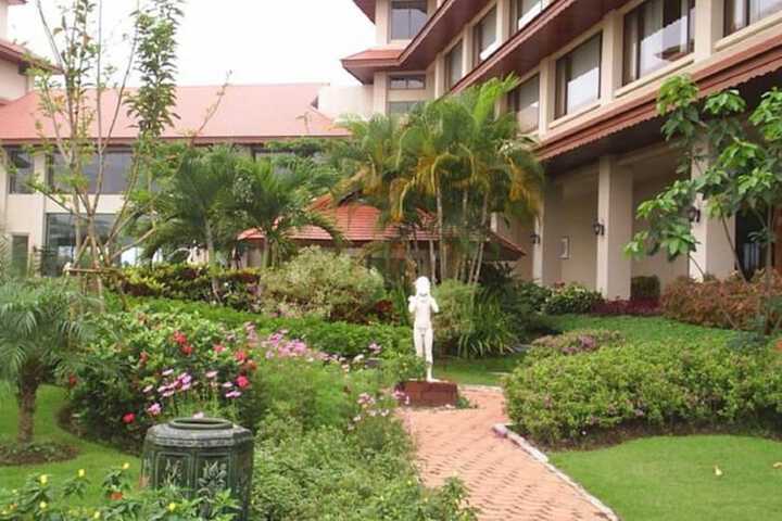 Hotel Exterior 58 of 62
