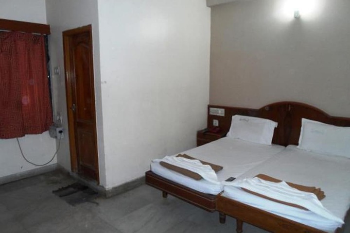 Room 12 of 21
