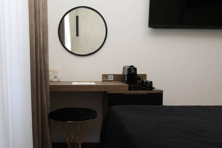 Room 9 of 49