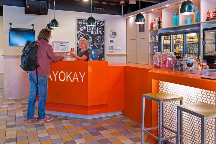 Entrance & Lobby