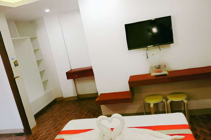 Room 19 of 48
