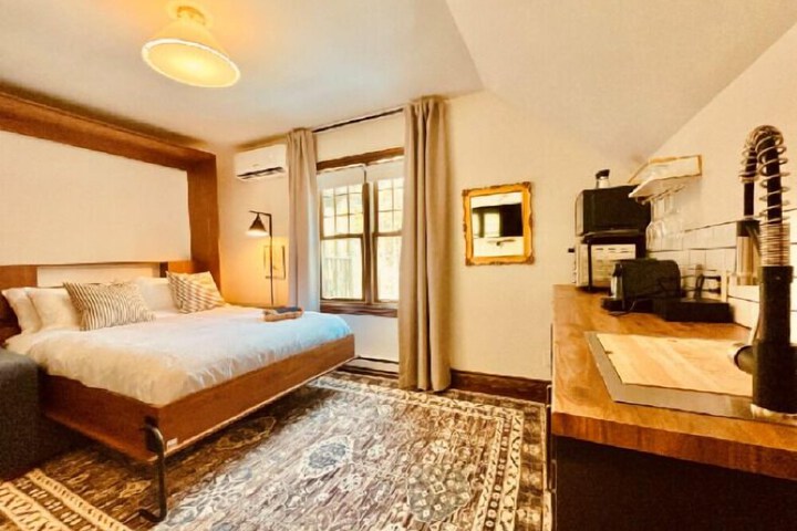 Room 10 of 78
