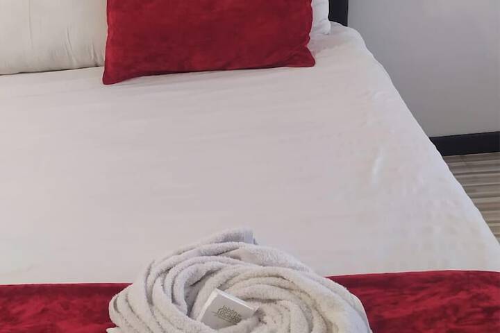 Room 9 of 12