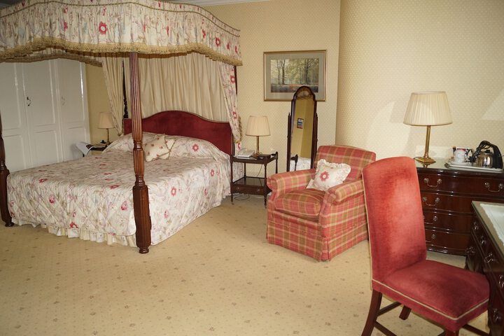 Room 9 of 46